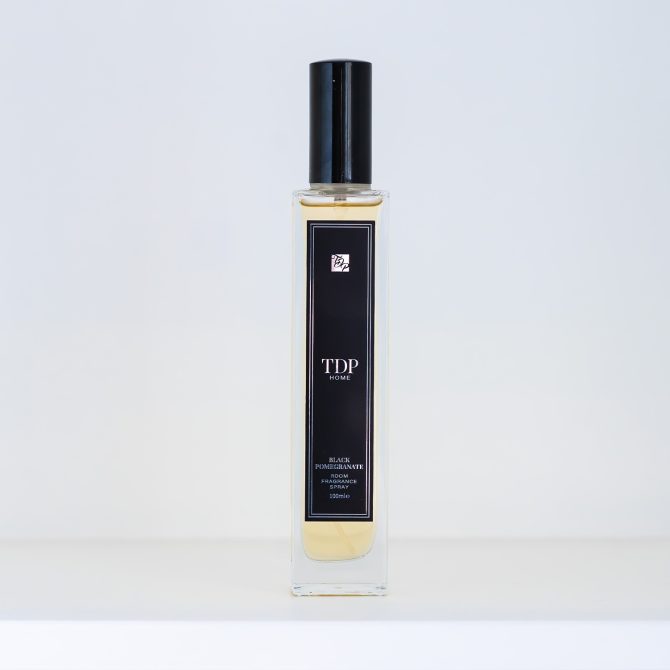 Black Pomegranate Room Fragrance Spray (100ml) - Image 2