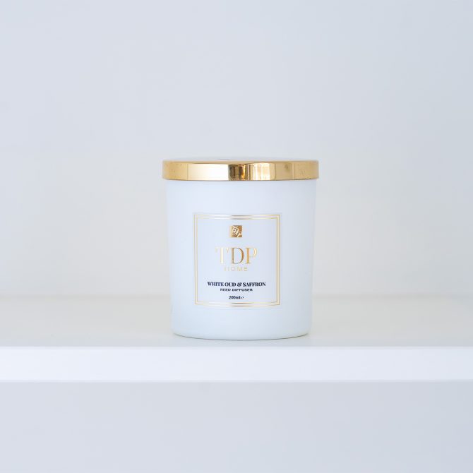 White Oud & Saffron Candle (200g) - Image 2